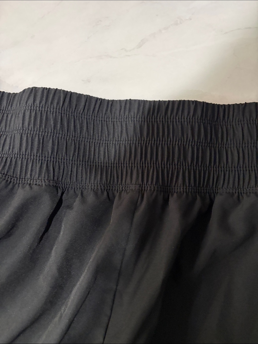 Old Navy Black Elastic-Waist Athletic Shorts - Picture 3 of 4
